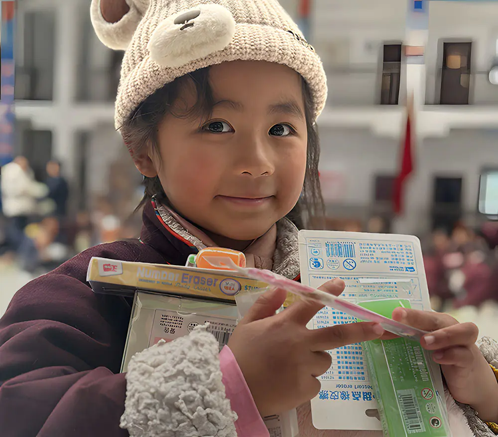 iiGEN Creative Makes a Charitable Donation of Stationery to Xikang Welfare School